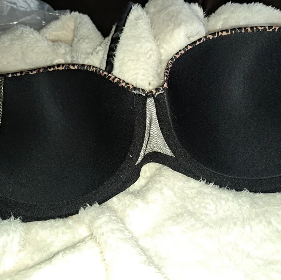 Victoria SECRET Bra in dark copper and black cheetah print. Used a couple  times - Picture 5 of 9
